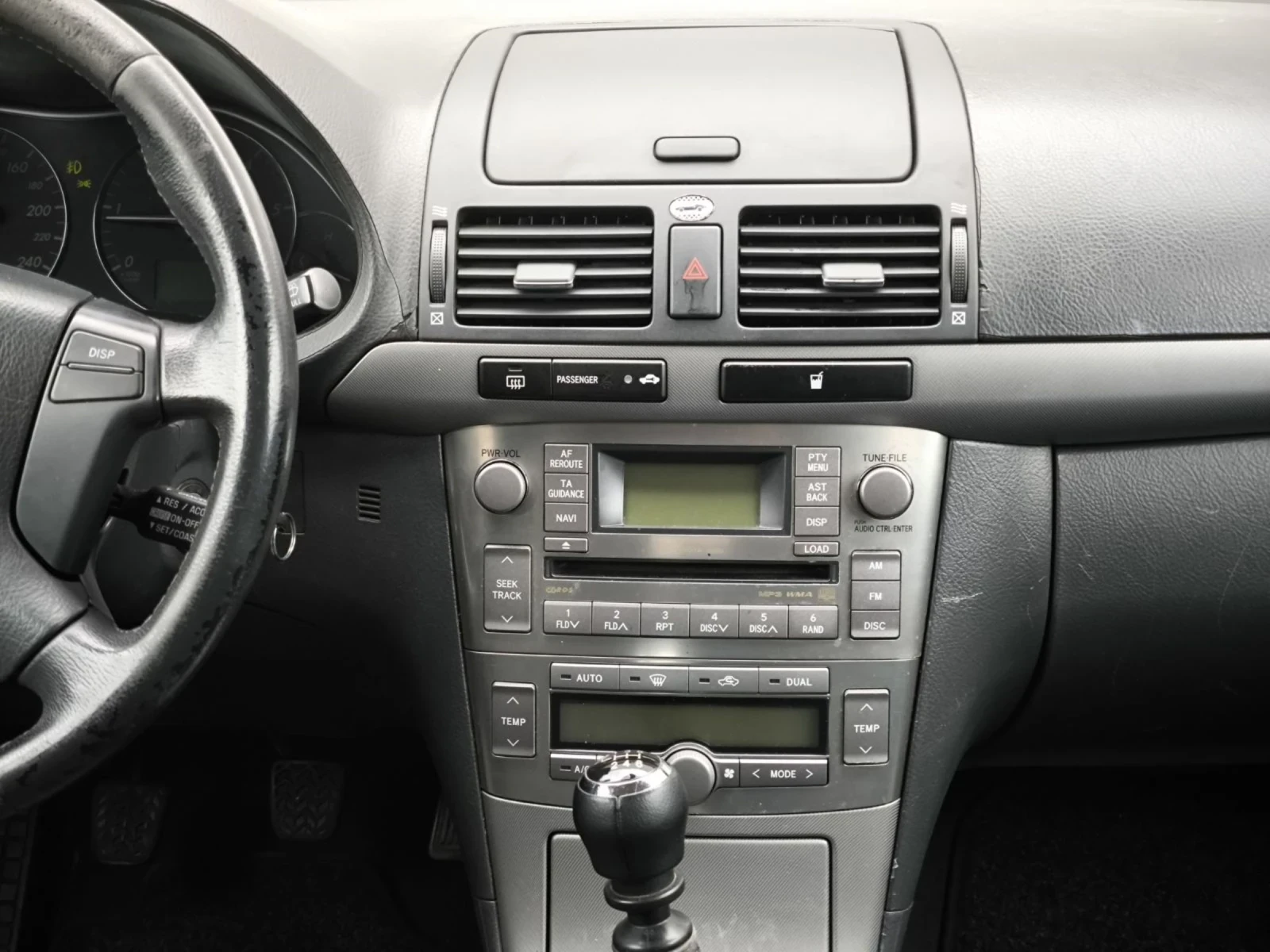 Toyota Avensis  - изображение 9