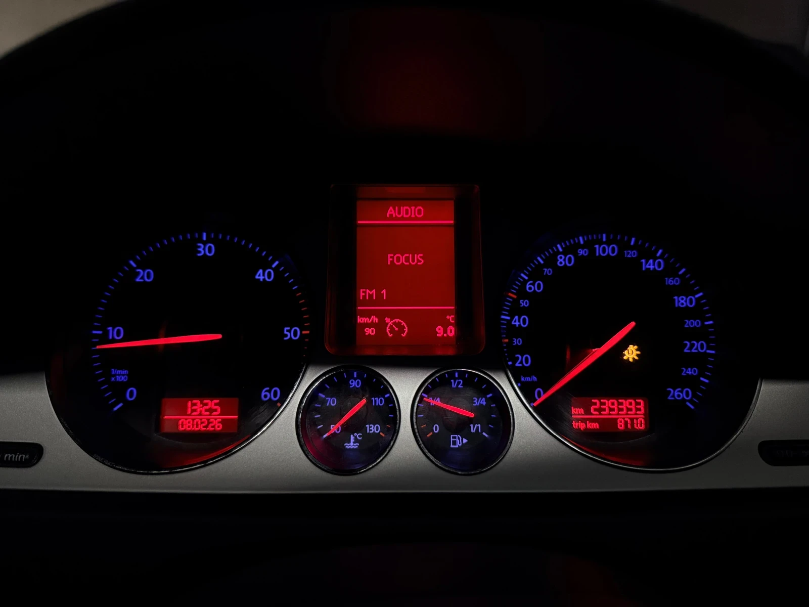 VW Passat 1.9TDI* BLS* ТЕГЛИЧ* ПАРКТР.* РЕАЛНИ КМ.! - изображение 9