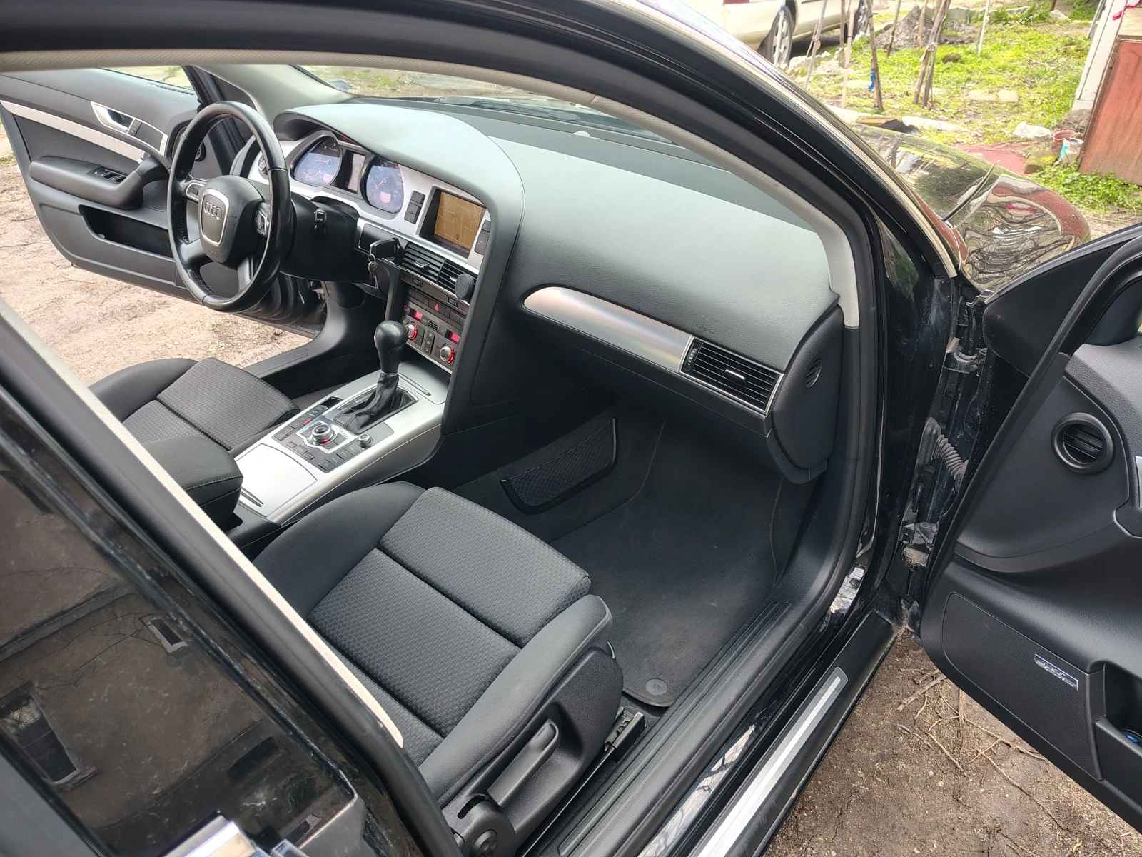 Audi A6 2.0d 136 k.c !kато нова! Face! Обслужена, снимка 4 - Автомобили и джипове - 53748107