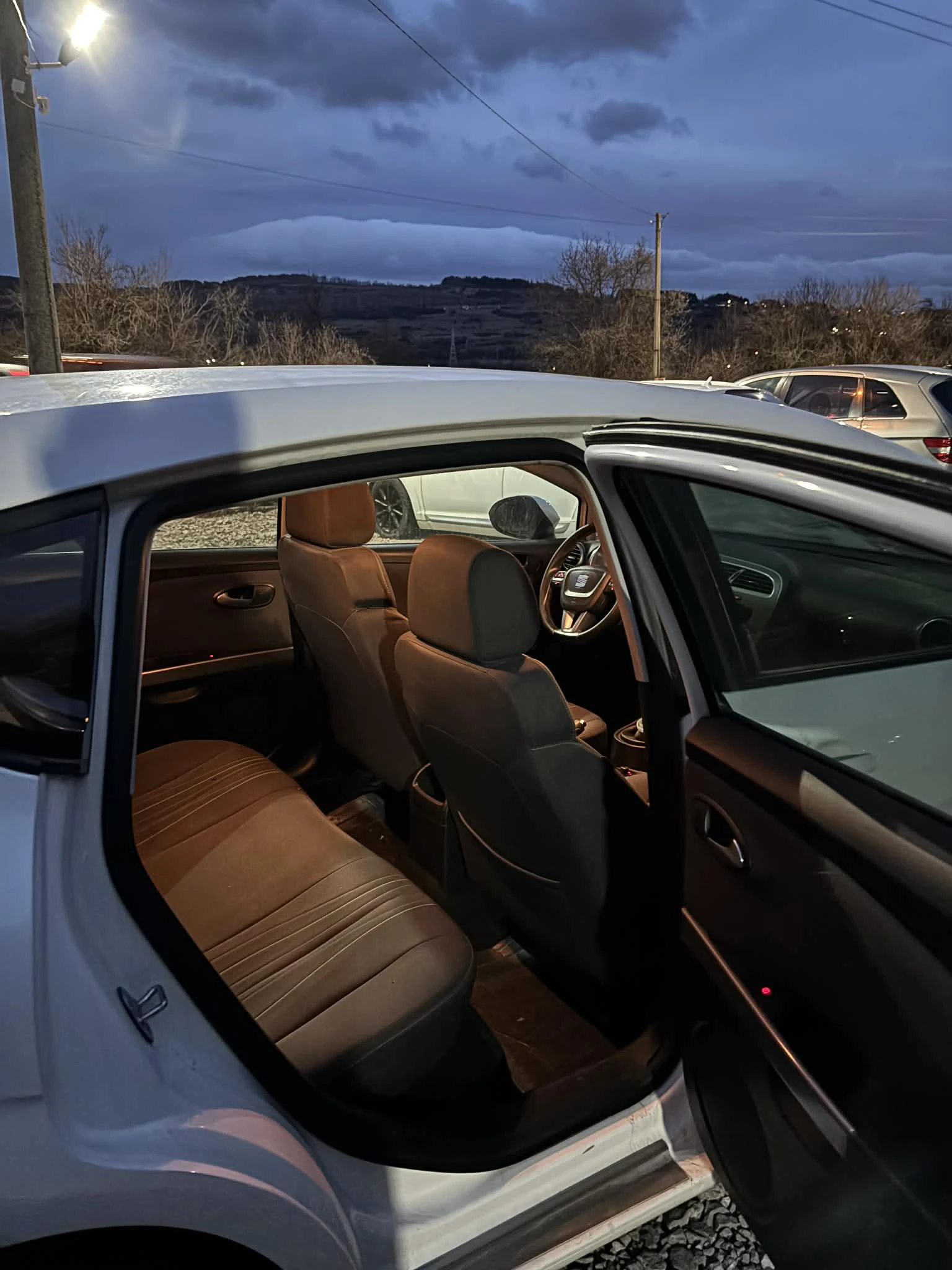 Seat Leon 1.6TDI - изображение 9