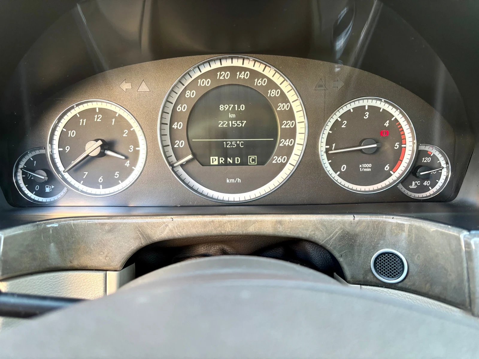 Mercedes-Benz E 220 CDI, снимка 10 - Автомобили и джипове - 53850035