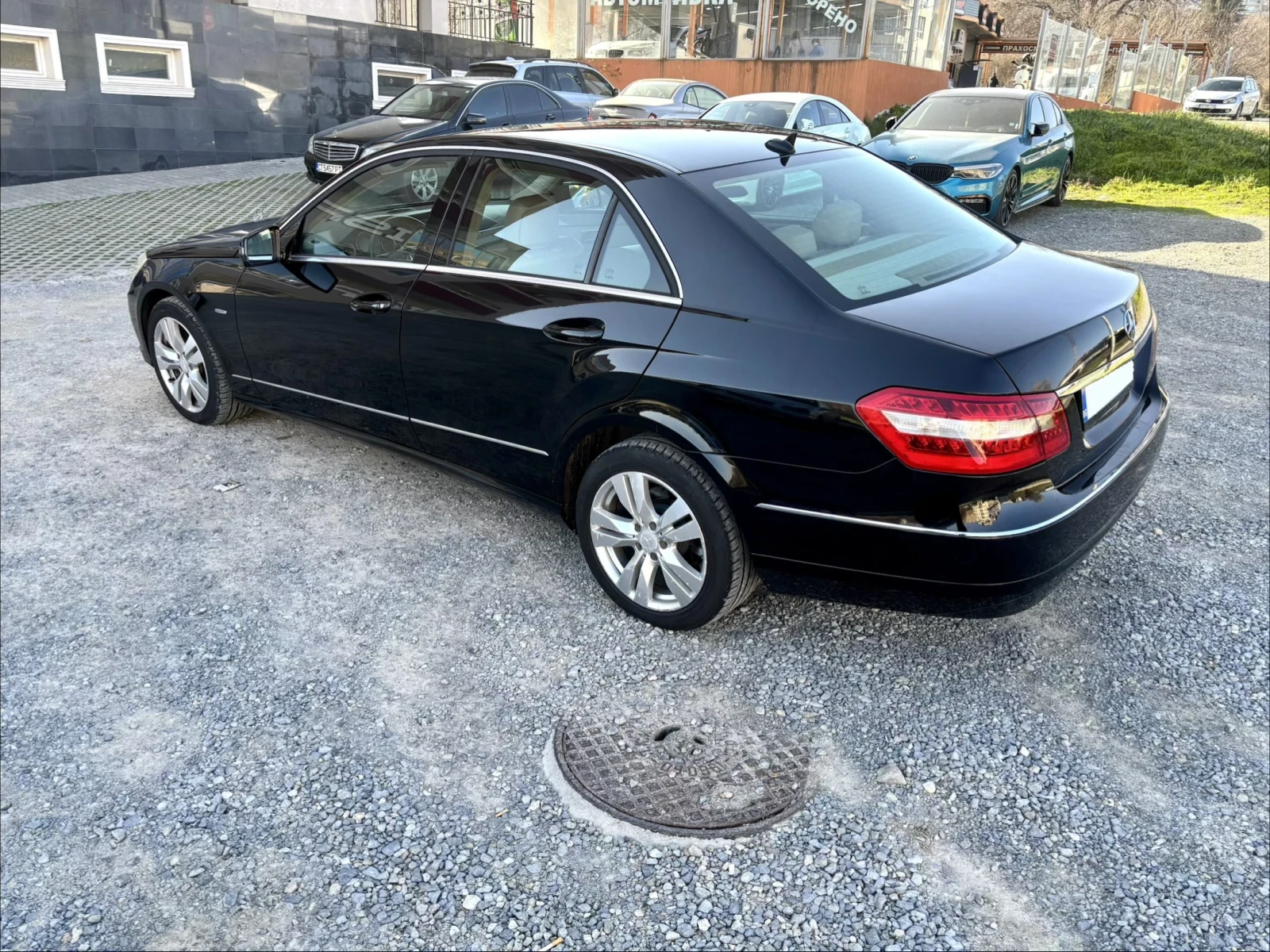 Mercedes-Benz E 220 CDI, снимка 3 - Автомобили и джипове - 53850035
