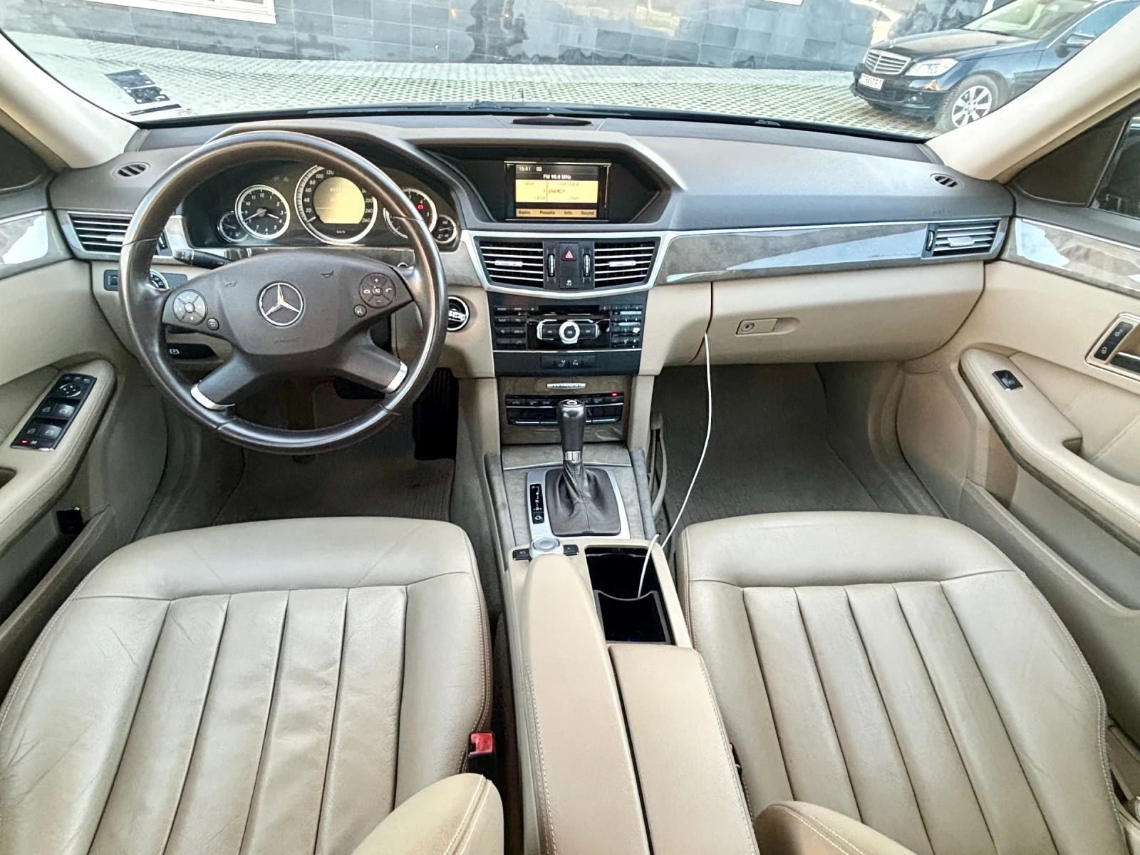 Mercedes-Benz E 220 CDI, снимка 6 - Автомобили и джипове - 53850035