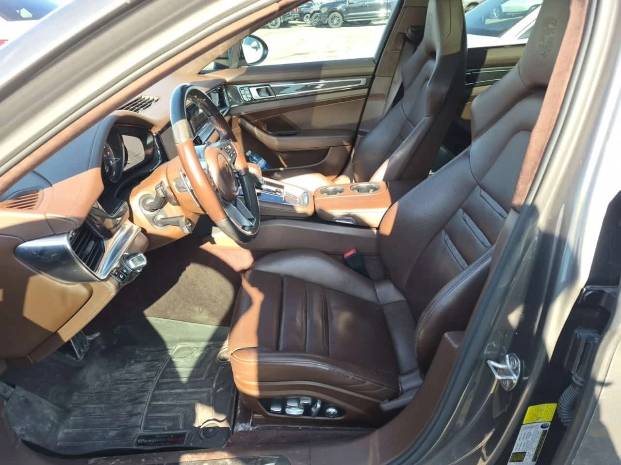 Porsche Panamera  TURBO S | DISTRONIC | 360 | ОБДУХВАНЕ | PANO | , снимка 8 - Автомобили и джипове - 54056444