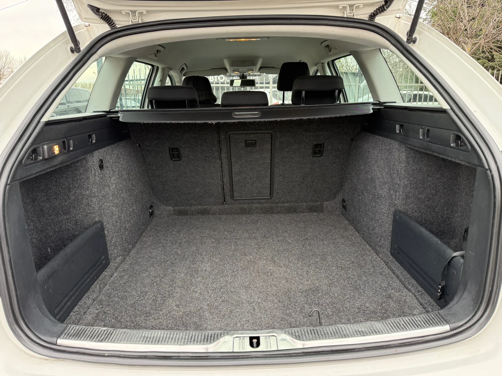 Skoda Superb Wagon 2.0TDI EVO Sportline 4x4 DSG, снимка 11 - Автомобили и джипове - 54132196