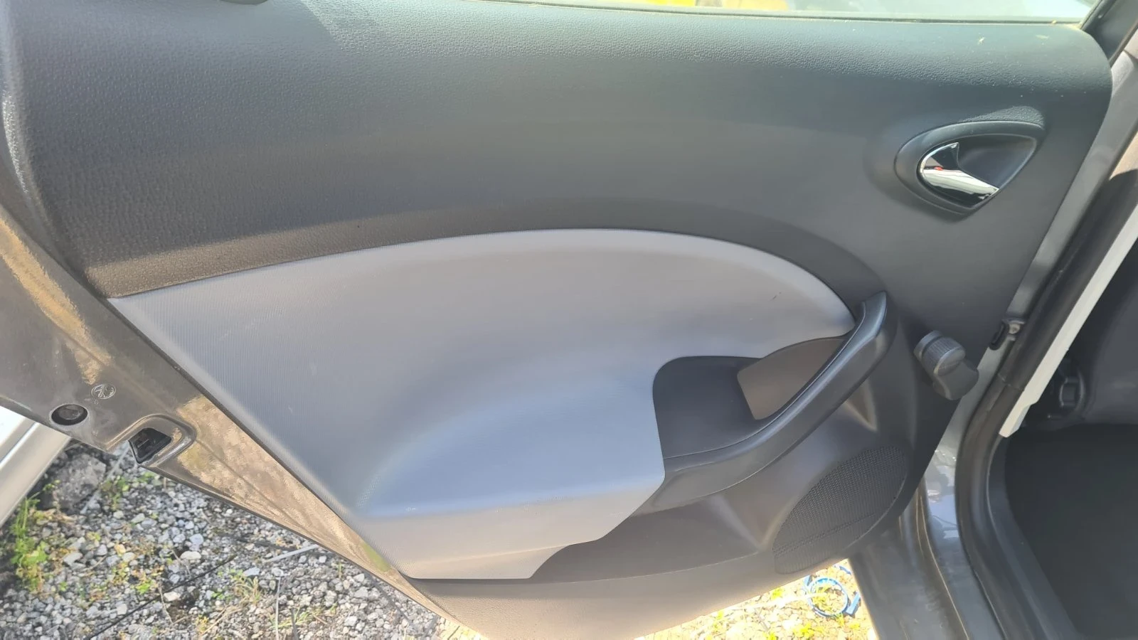 Seat Ibiza, снимка 11 - Автомобили и джипове - 54359401