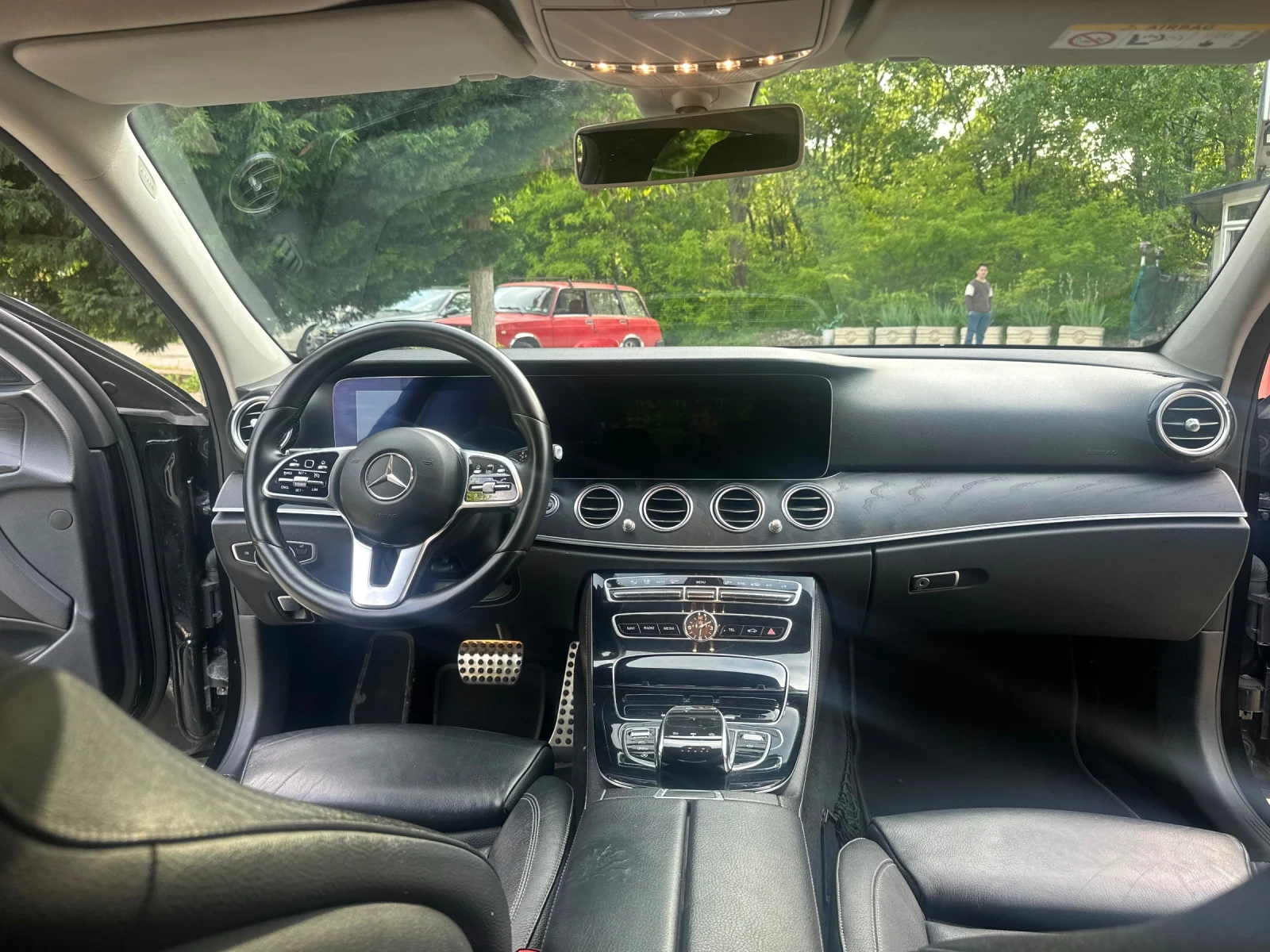 Mercedes-Benz E 220, снимка 15 - Автомобили и джипове - 54452888