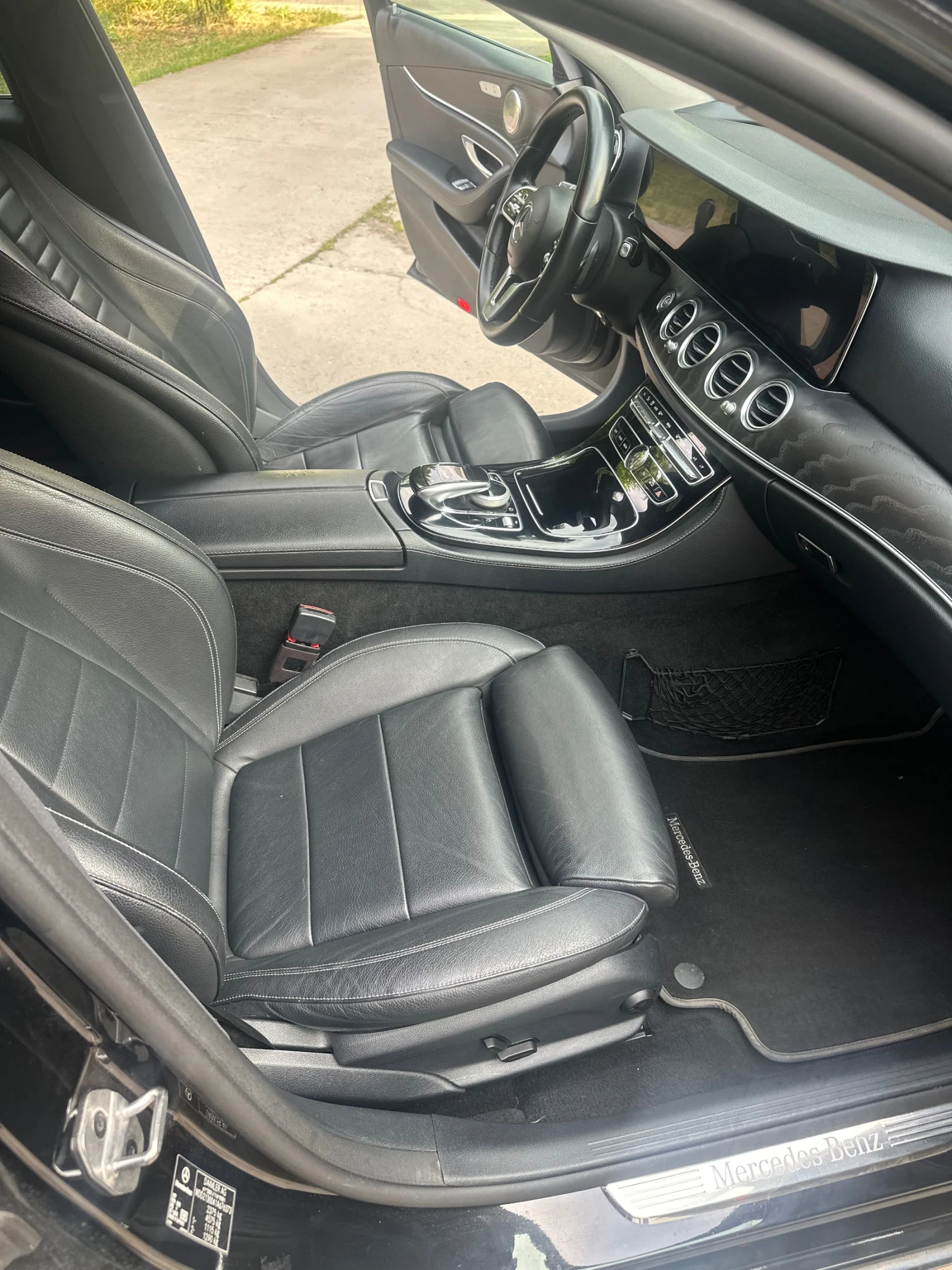 Mercedes-Benz E 220, снимка 9 - Автомобили и джипове - 54452888