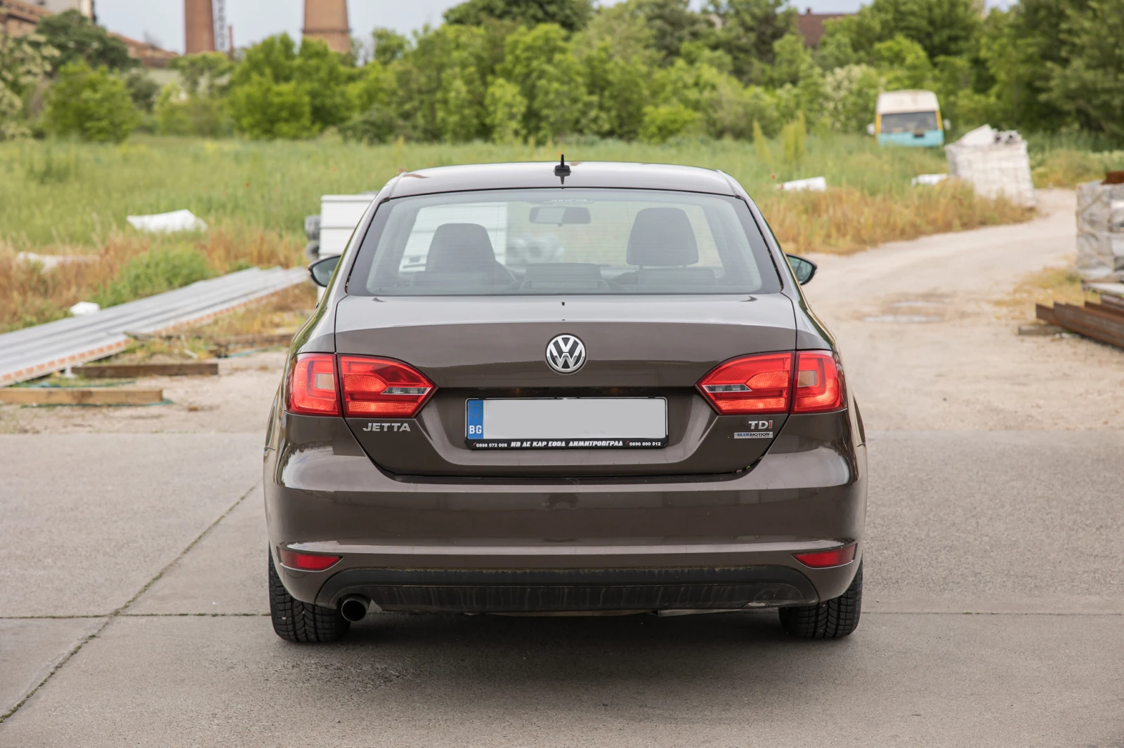 VW Jetta 1.6 TDi 105к.с., снимка 4 - Автомобили и джипове - 54550513