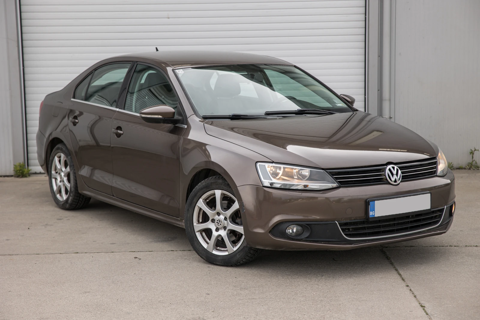 VW Jetta 1.6 TDi 105к.с., снимка 2 - Автомобили и джипове - 54550513