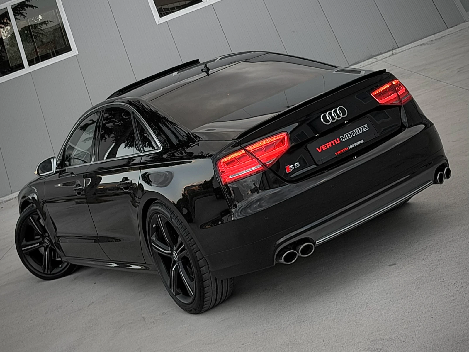 Audi S8 4.0 V8/ 3xTV/ FULL LED/ CARBON/ ALCANTARA/ 8ZF, снимка 6 - Автомобили и джипове - 54766398