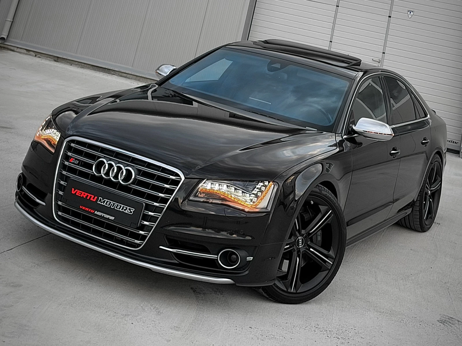 Audi S8 4.0 V8/ 3xTV/ FULL LED/ CARBON/ ALCANTARA/ 8ZF, снимка 2 - Автомобили и джипове - 54766398