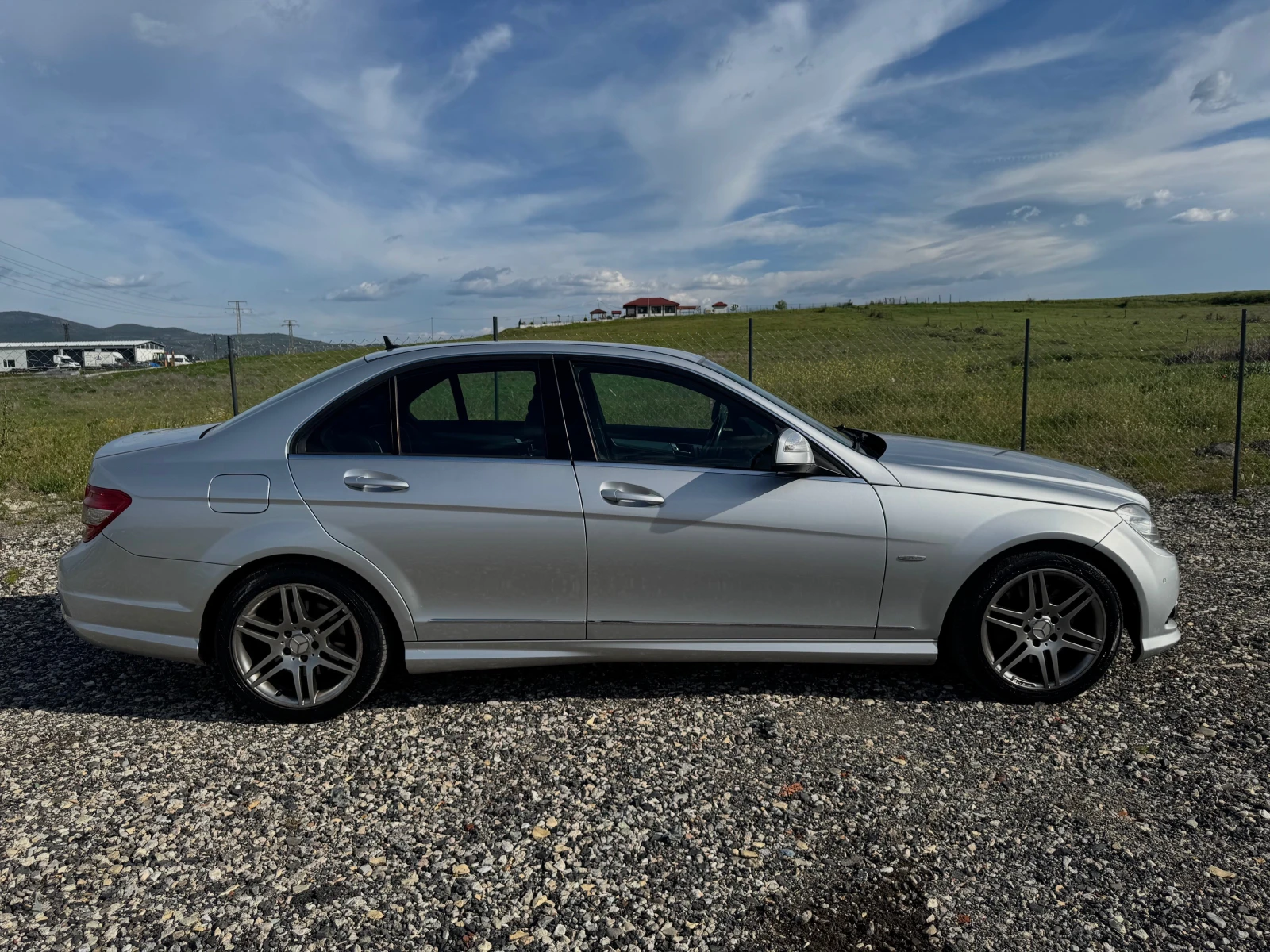 Mercedes-Benz C 320 3.2, снимка 2 - Автомобили и джипове - 54905427