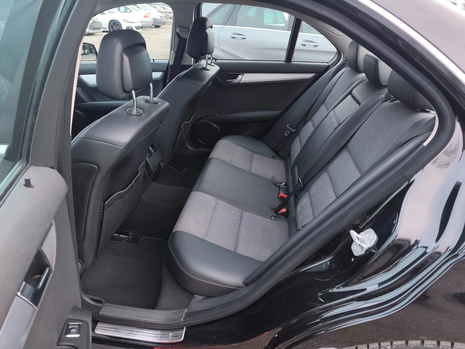 Mercedes-Benz C 200 i 184k.c. Avantgarde Euro 5, снимка 15 - Автомобили и джипове - 54931619