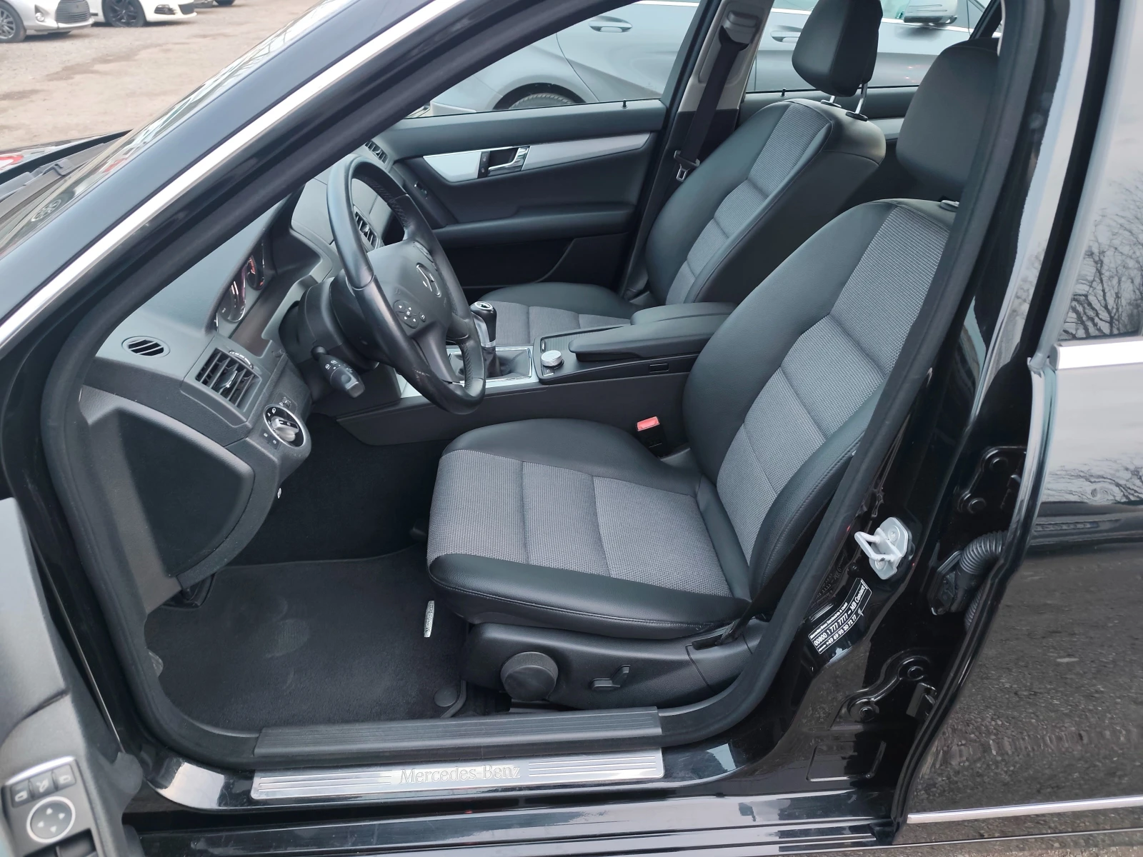 Mercedes-Benz C 200 i 184k.c. Avantgarde Euro 5, снимка 9 - Автомобили и джипове - 54931619