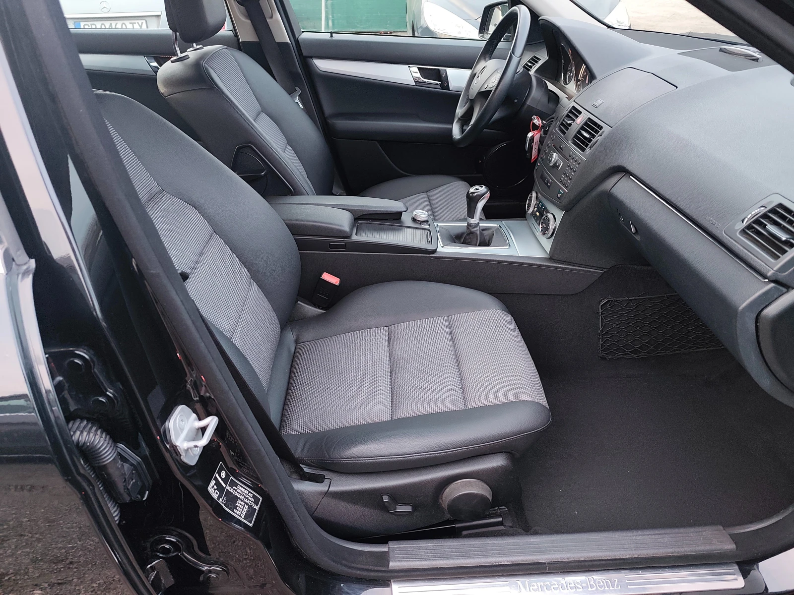 Mercedes-Benz C 200 i 184k.c. Avantgarde Euro 5, снимка 10 - Автомобили и джипове - 54931619