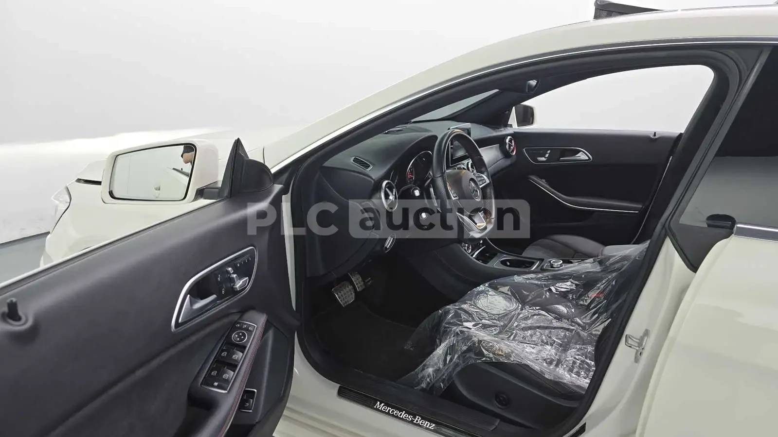 Mercedes-Benz CLA 220 4MATIC AMG LINE !!УНИКАТ!! FULL !ПАНОРАМА, снимка 9 - Автомобили и джипове - 55067066