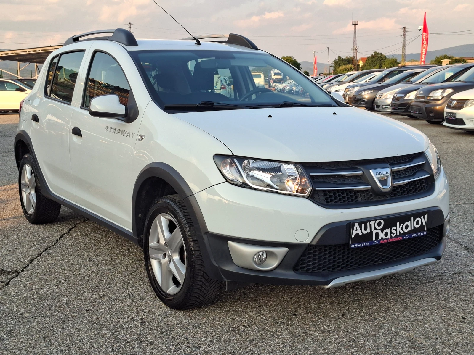 Dacia Sandero 0, 9 i+ Gpl STEPWEI, снимка 3 - Автомобили и джипове - 55334917