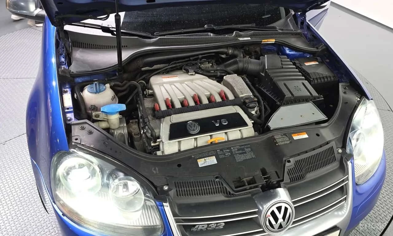 VW Golf * R32 * ЦЕНА ДО БГ, снимка 6 - Автомобили и джипове - 55739288