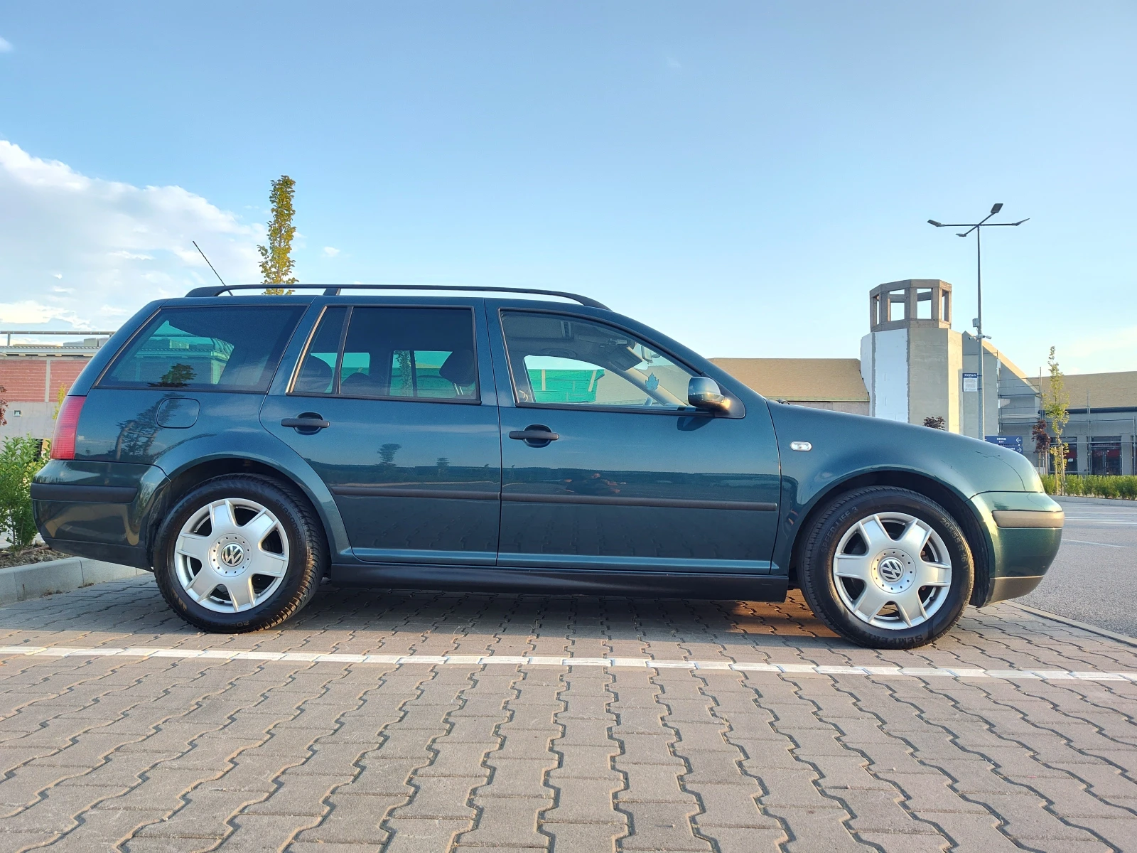 VW Golf 1.9 TDI  101к.с., снимка 5 - Автомобили и джипове - 55774067