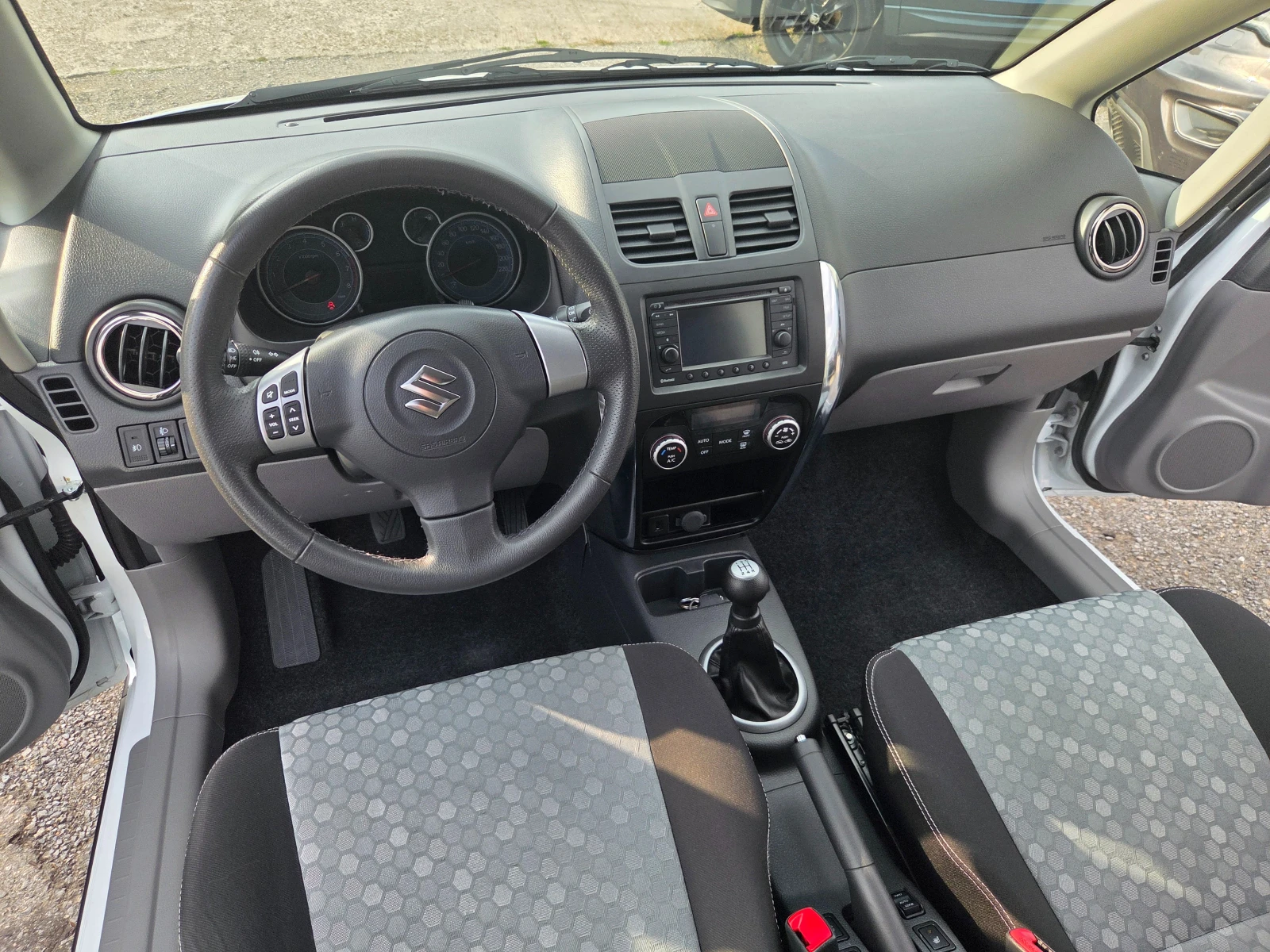 Suzuki SX4 1.6 i 4x4 FACE, снимка 11 - Автомобили и джипове - 55890416