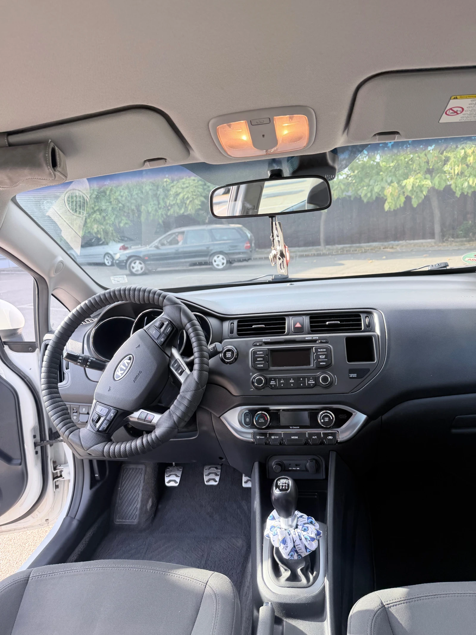 Kia Rio 1.1, снимка 9 - Автомобили и джипове - 55988753