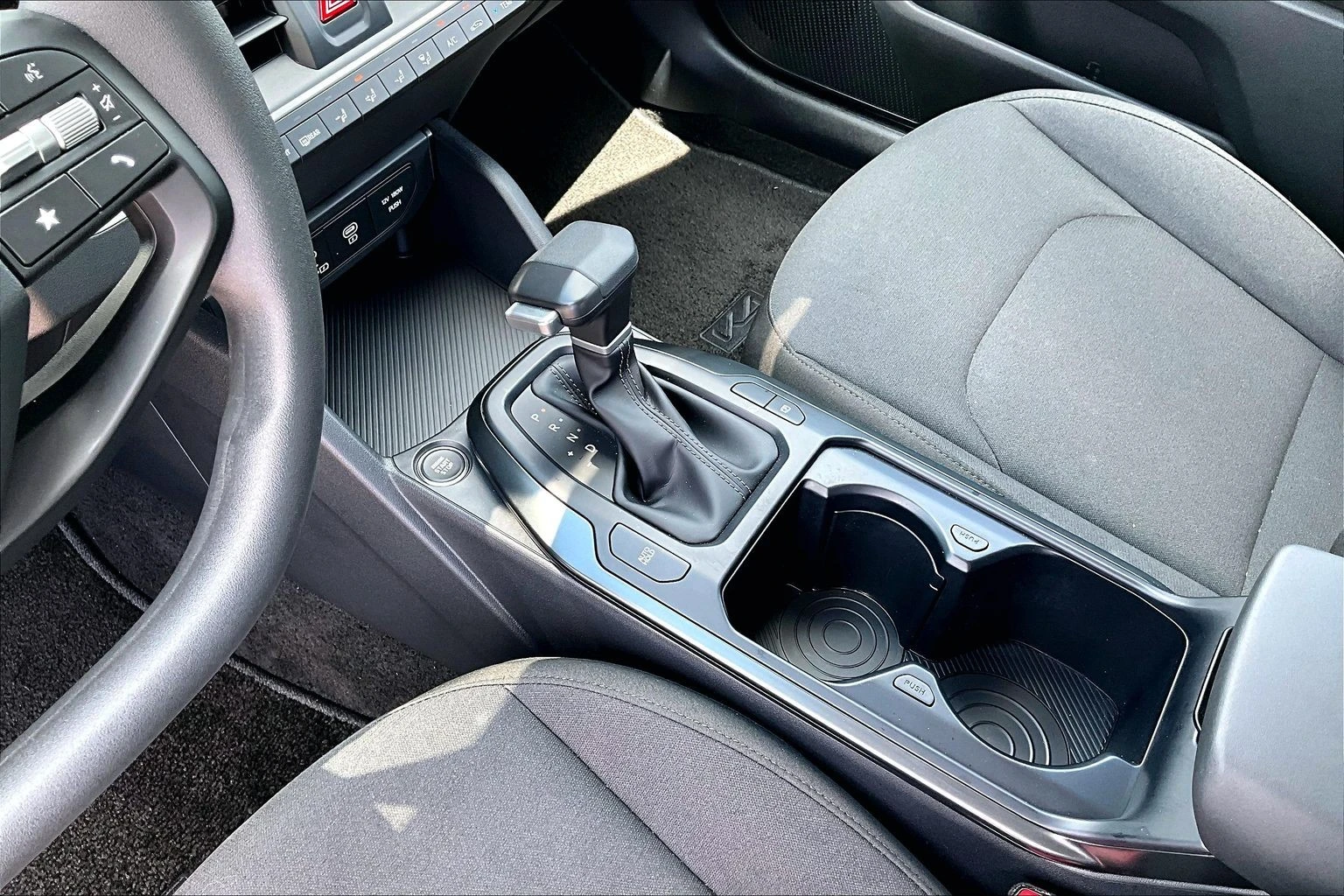 Kia K4 LX | Heated Seats | CarPlay | Smart Cruise Control, снимка 11 - Автомобили и джипове - 56074977