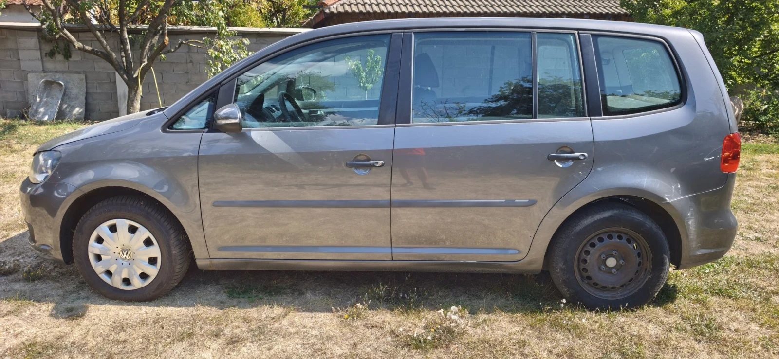 VW Touran 1.6tdi 6+ 1 , снимка 3 - Автомобили и джипове - 56151222