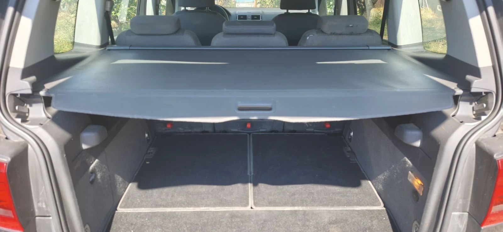 VW Touran 1.6tdi 6+ 1 , снимка 11 - Автомобили и джипове - 56151222