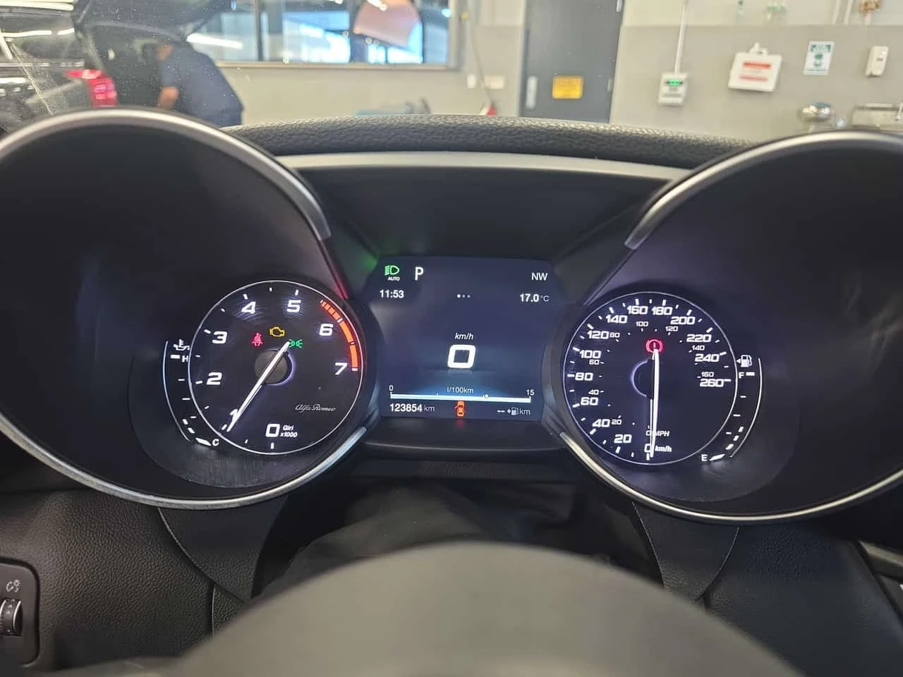Alfa Romeo Giulia Ti * CARFAX * ��� ������������ ������ | Mobile.bg � ����������� 8