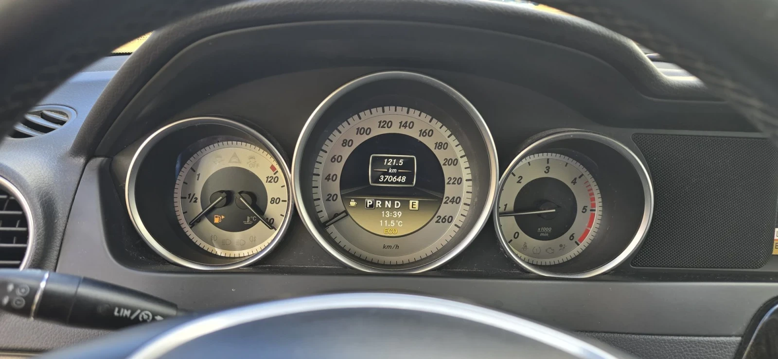 Mercedes-Benz C 200 Avatngarde, снимка 14 - Автомобили и джипове - 56706375