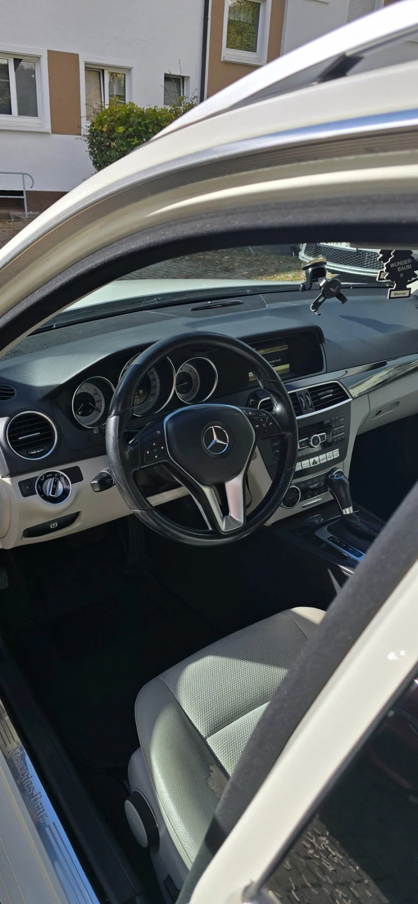 Mercedes-Benz C 200 Avatngarde, снимка 9 - Автомобили и джипове - 56706375