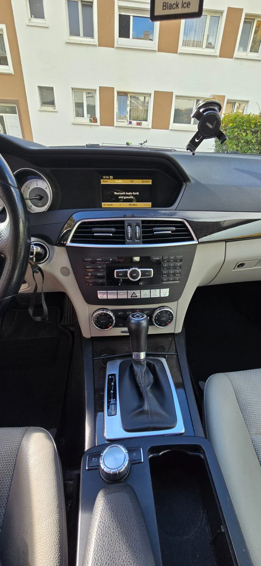 Mercedes-Benz C 200 Avatngarde, снимка 10 - Автомобили и джипове - 56706375
