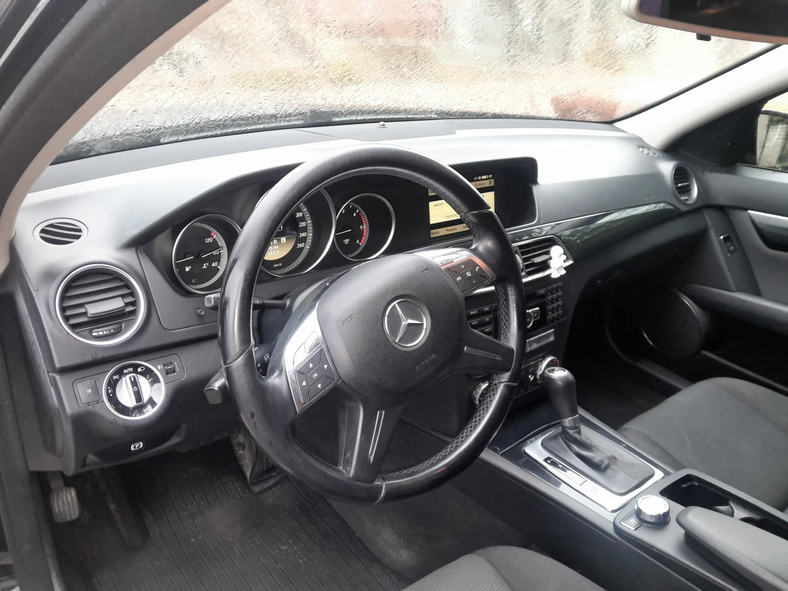 Mercedes-Benz C 220, снимка 9 - Автомобили и джипове - 56747942