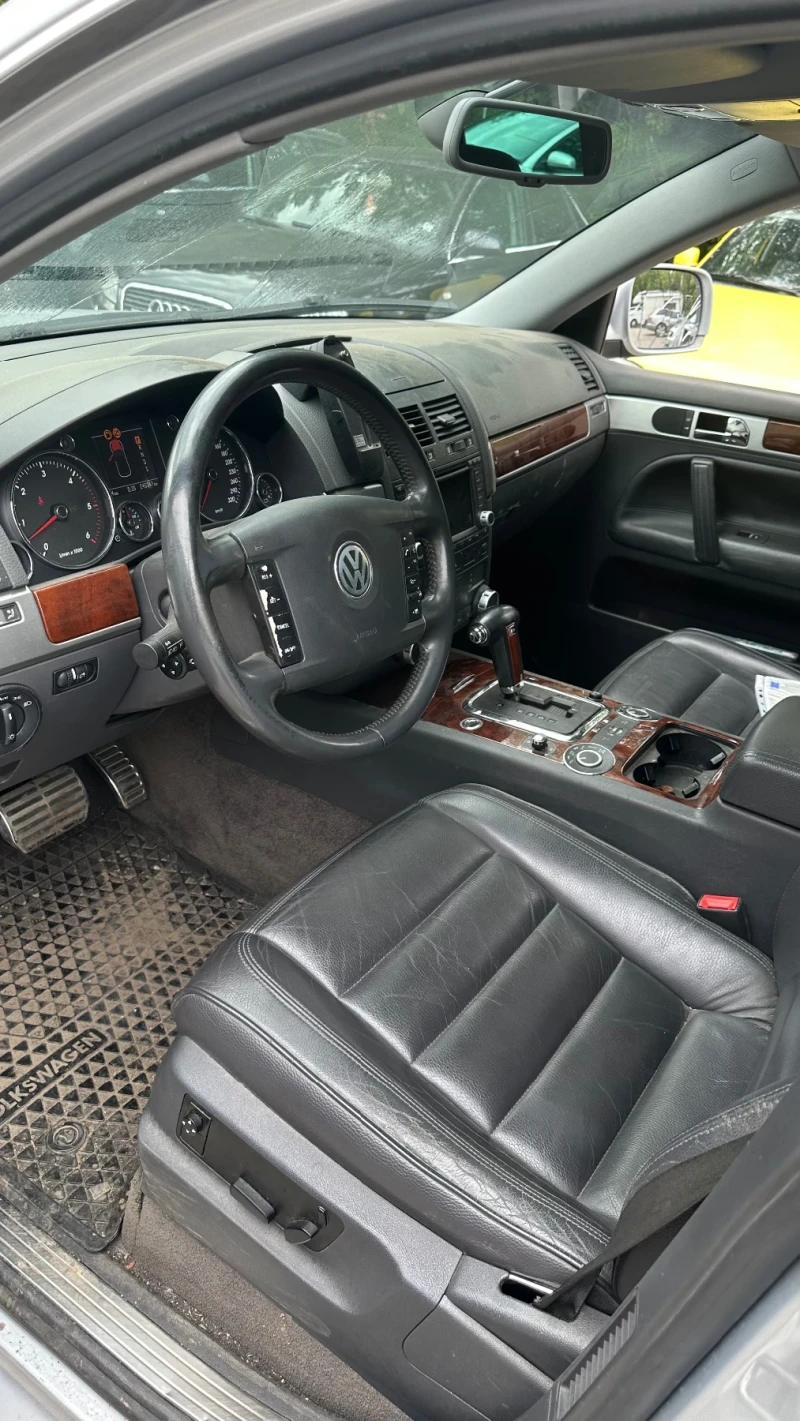 VW Touareg, снимка 6 - Автомобили и джипове - 48682435