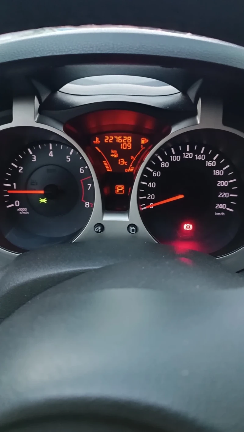 Nissan Juke 1.6 автоматик, снимка 9 - Автомобили и джипове - 53231829