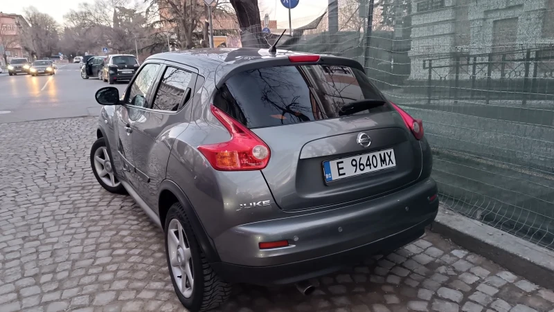 Nissan Juke 1.6 автоматик, снимка 8 - Автомобили и джипове - 53231829