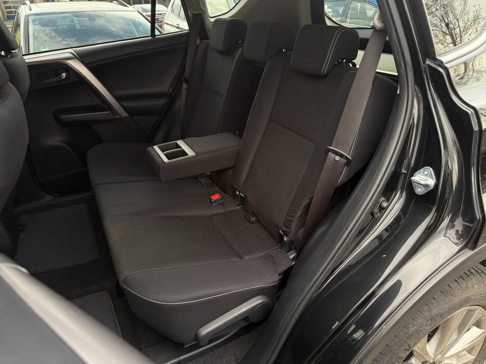 Toyota Rav4 2.0i* 4x4* СЕРВИЗНА КНИЖКА С ПЪЛНА ИСТОРИЯ - изображение 9