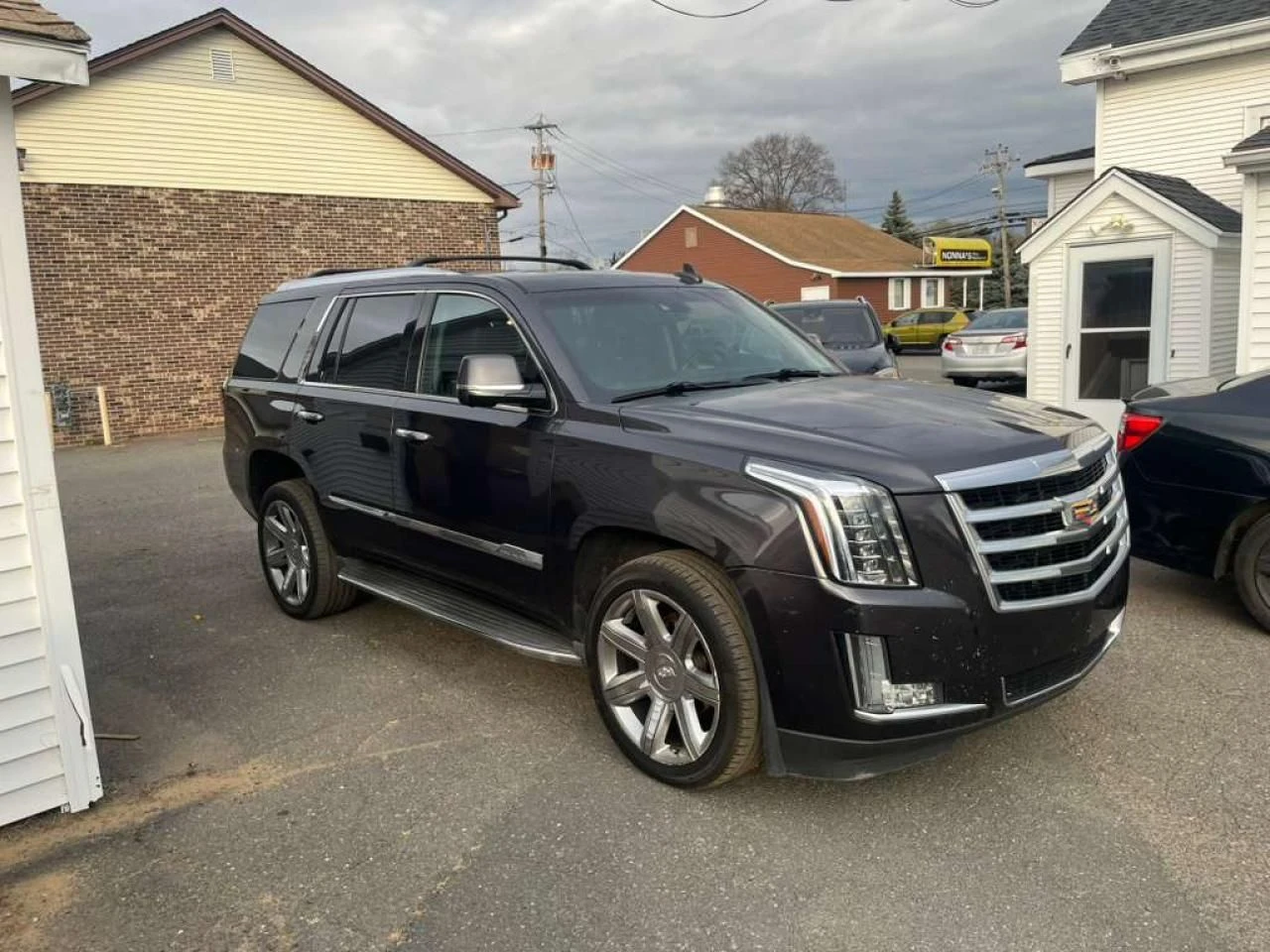 Cadillac Escalade  - изображение 4