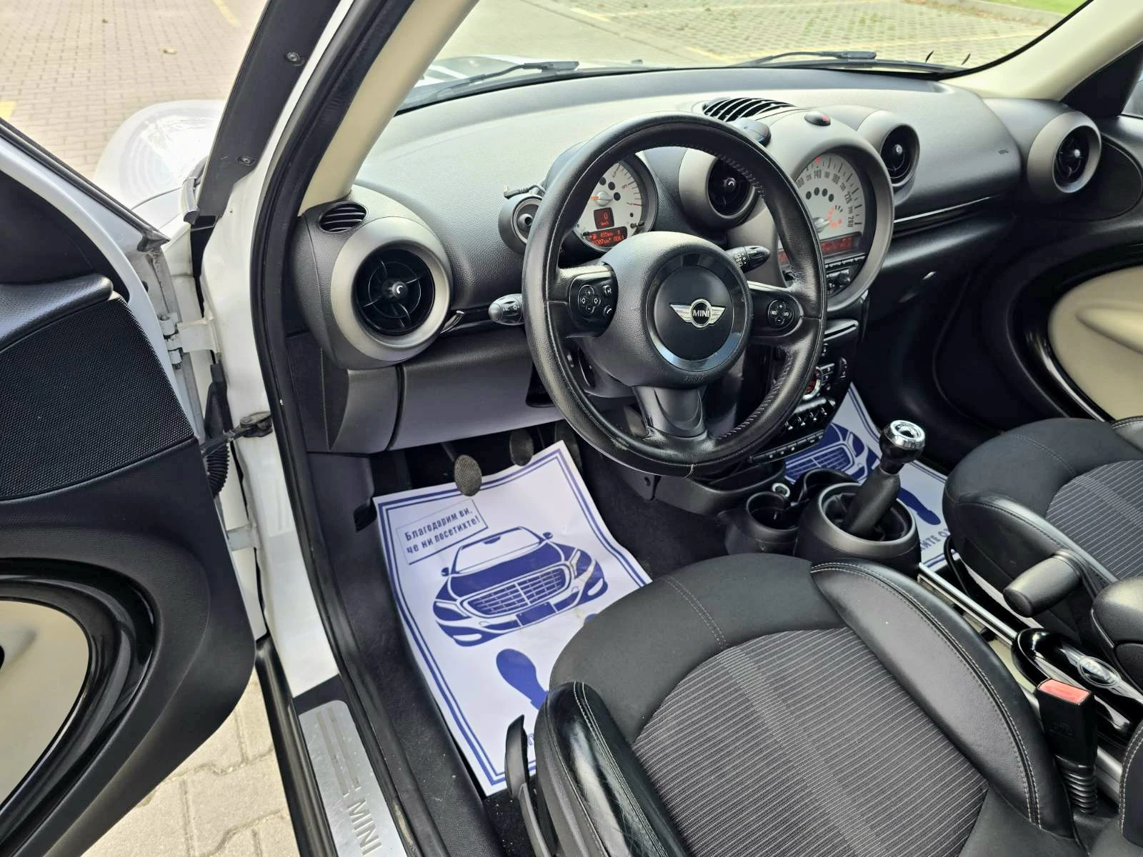 Mini Countryman 1.6D/КОЖА/ПАНОРАМА, снимка 8 - Автомобили и джипове - 54666619