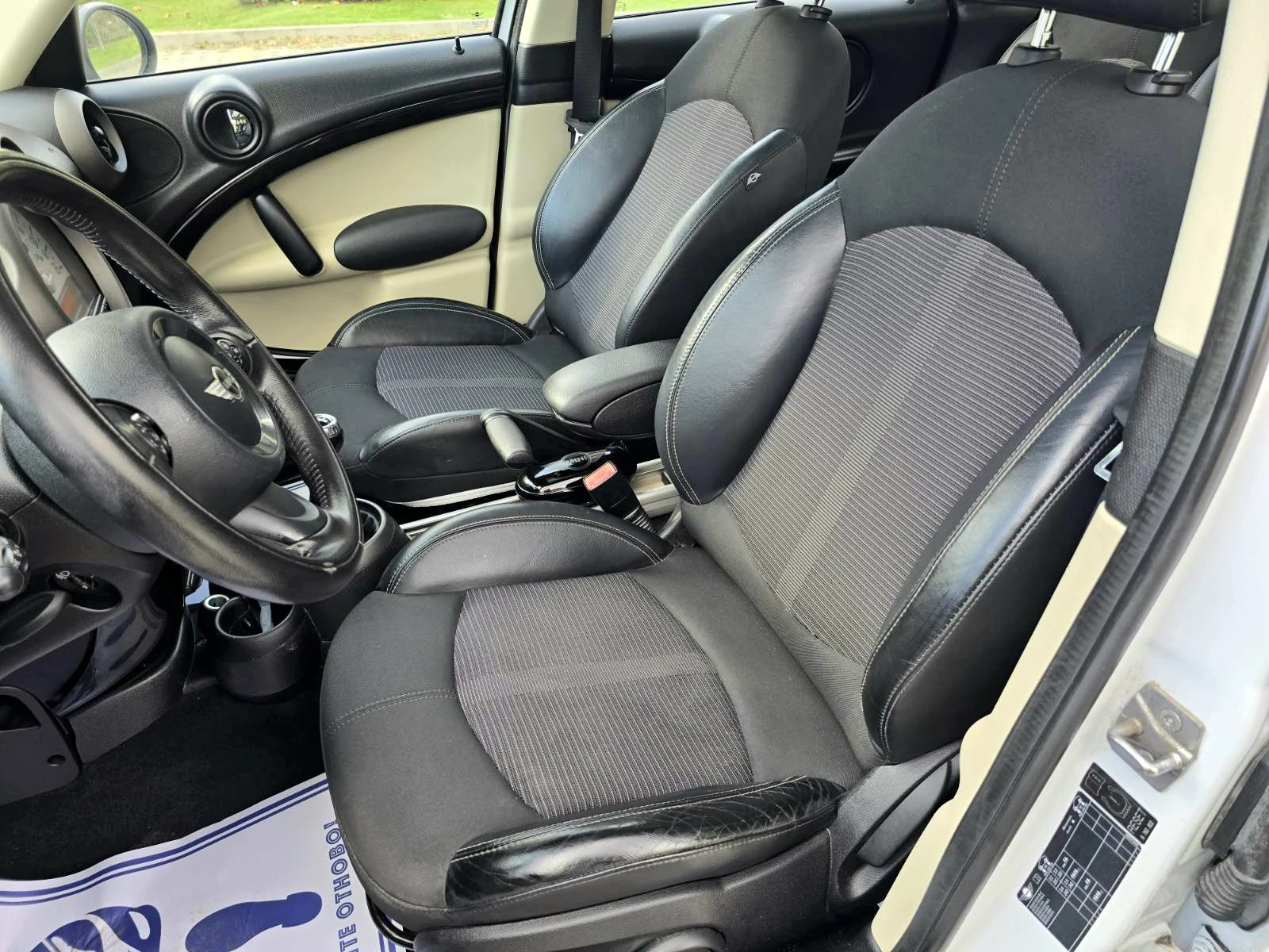 Mini Countryman 1.6D/КОЖА/ПАНОРАМА, снимка 9 - Автомобили и джипове - 54666619