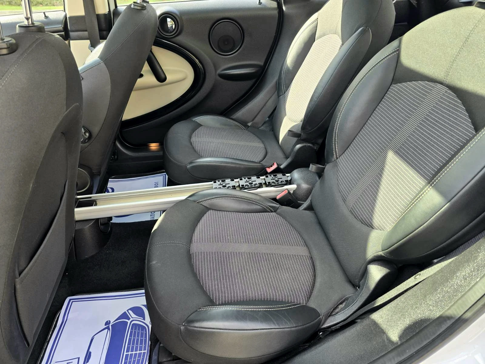 Mini Countryman 1.6D/КОЖА/ПАНОРАМА, снимка 13 - Автомобили и джипове - 54666619