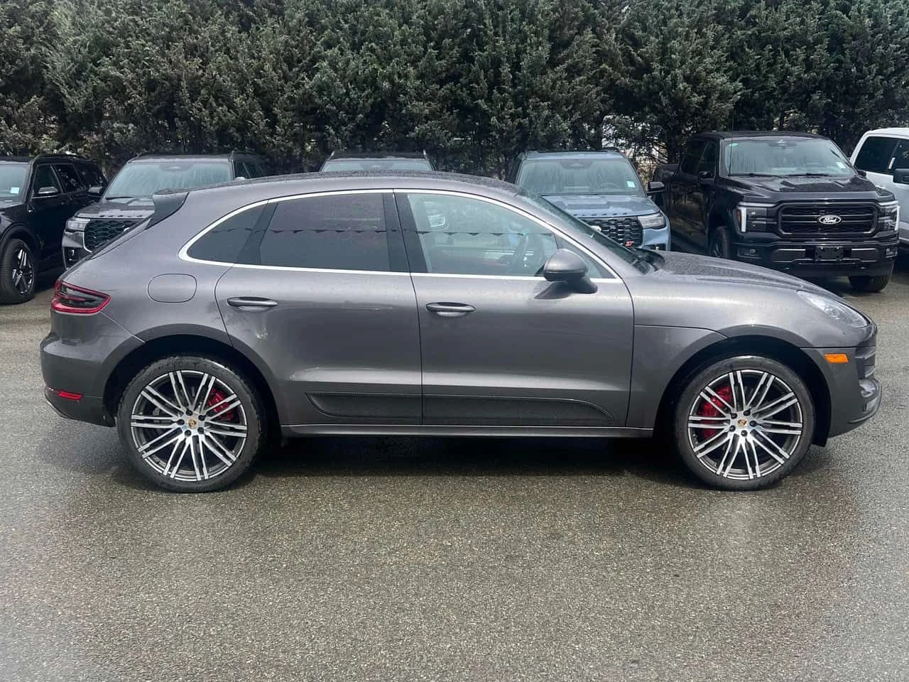 Porsche Macan * Turbo * АВТОКРЕДИТ БЕЗ ПЪРВОНАЧАЛНА ВНОСКА* , снимка 3 - Автомобили и джипове - 54842309