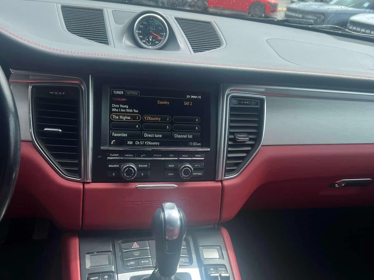Porsche Macan * Turbo * АВТОКРЕДИТ БЕЗ ПЪРВОНАЧАЛНА ВНОСКА* , снимка 9 - Автомобили и джипове - 54842309