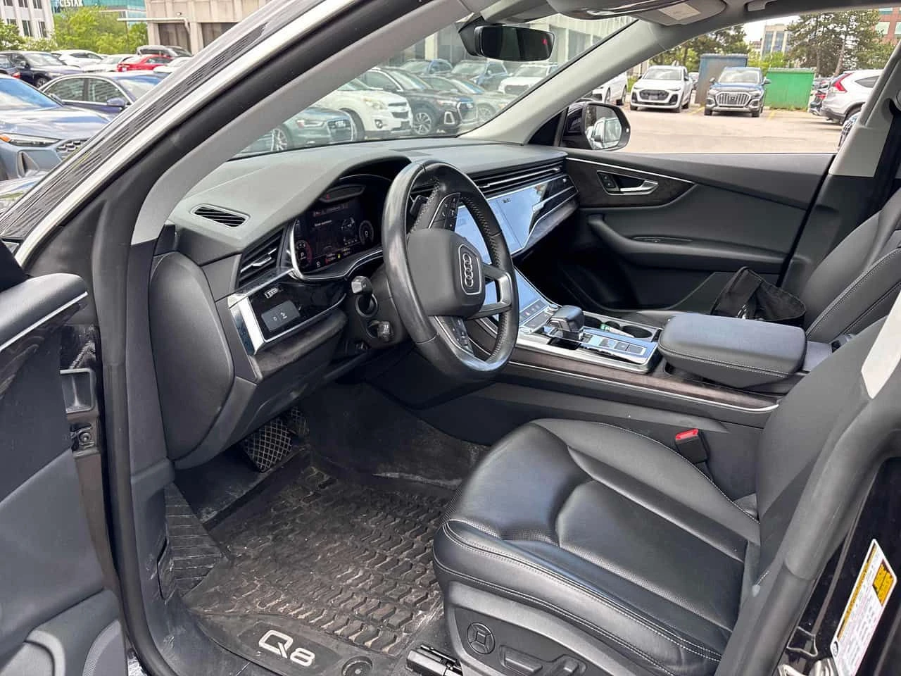 Audi Q8 | Progressiv | 360 | ПОДГРЕВ | ОБДУХВАНЕ | , снимка 5 - Автомобили и джипове - 55167314