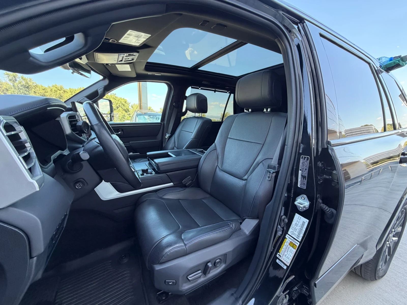 Toyota Sequoia Platinum 3.5 i-ForceMAX AWD Hybrid 360 Pano , снимка 8 - Автомобили и джипове - 56104452