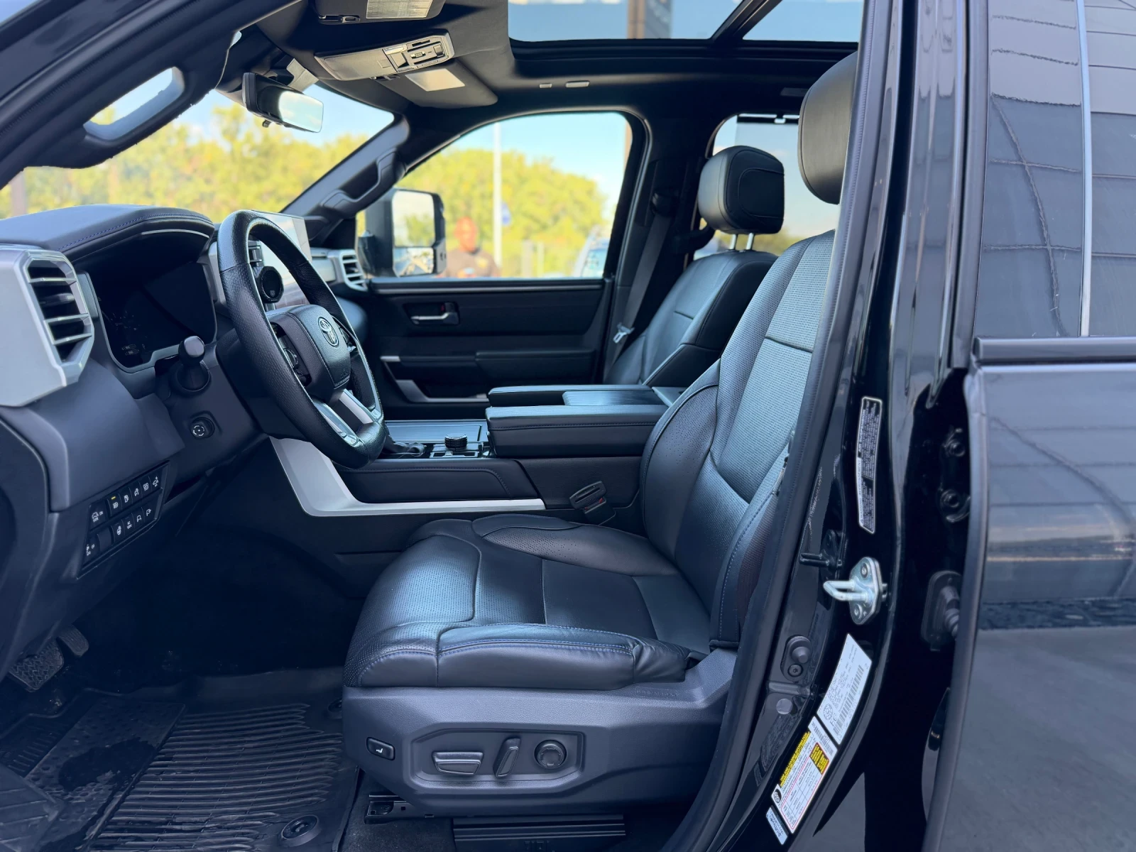 Toyota Sequoia Platinum 3.5 i-ForceMAX AWD Hybrid 360 Pano , снимка 9 - Автомобили и джипове - 56104452