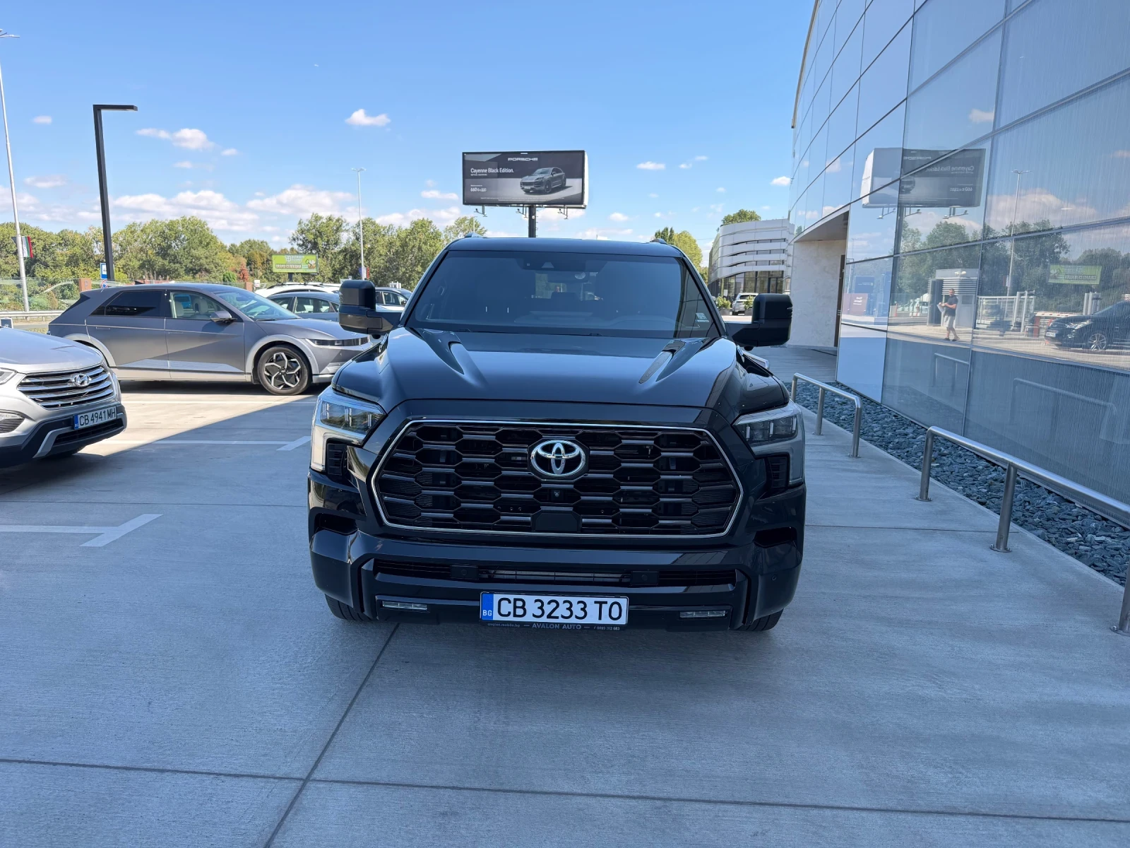 Toyota Sequoia Platinum 3.5 i-ForceMAX AWD Hybrid 360 Pano , снимка 2 - Автомобили и джипове - 56104452