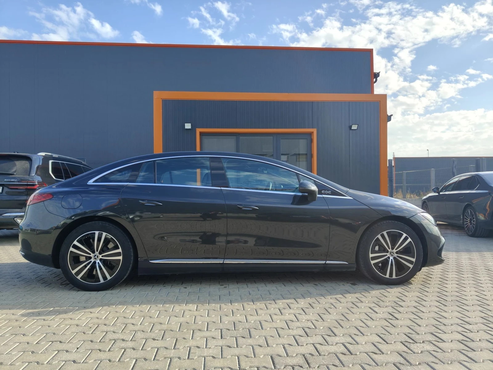Mercedes-Benz EQE 300, снимка 4 - Автомобили и джипове - 56622311