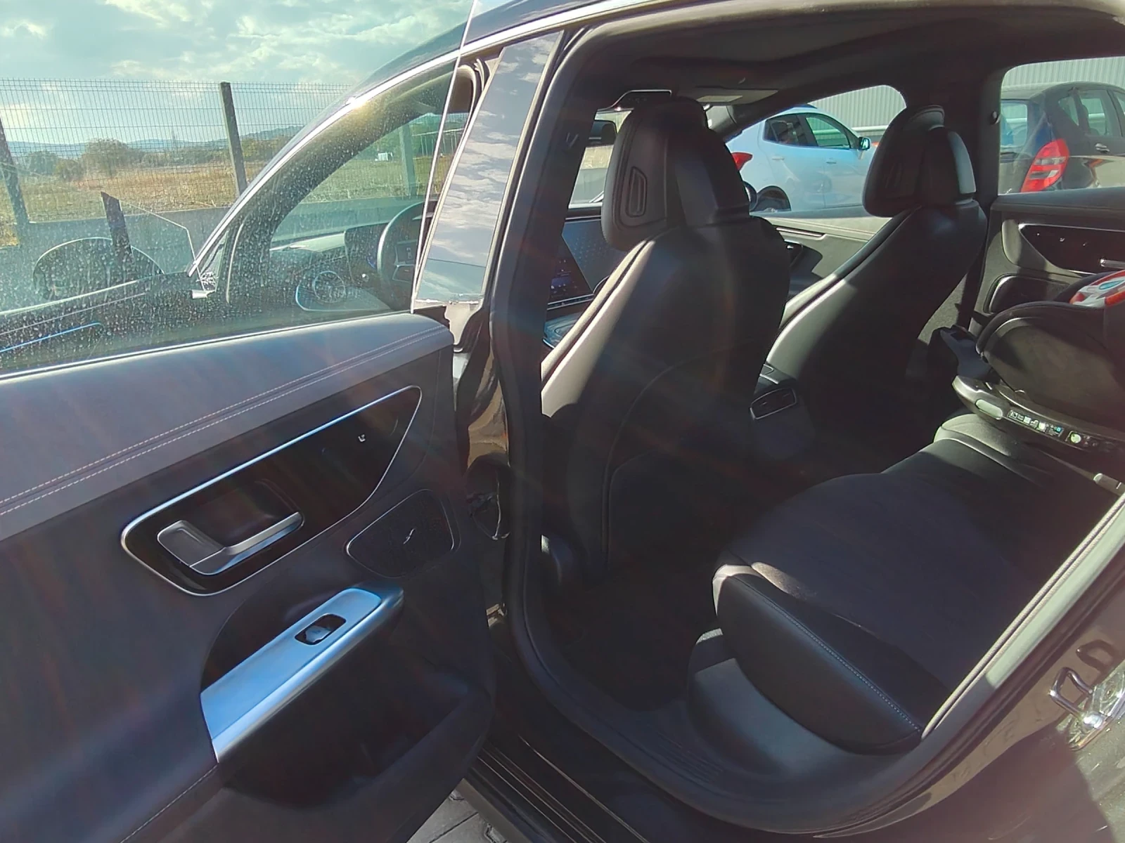 Mercedes-Benz EQE 300, снимка 9 - Автомобили и джипове - 56622311